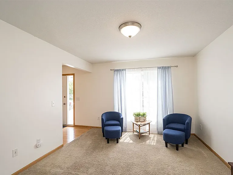 Flexible Bonus Room/Formal Dinning -Main Level