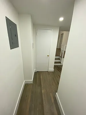 Rented by Mallory Management Corp | media 30