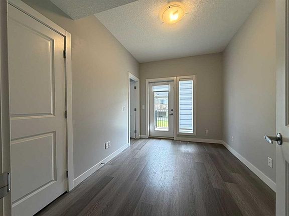4th image of 712 E Sage Hill Grv NW