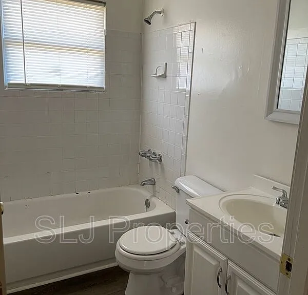 9913 Lochwick Way — Photo 9