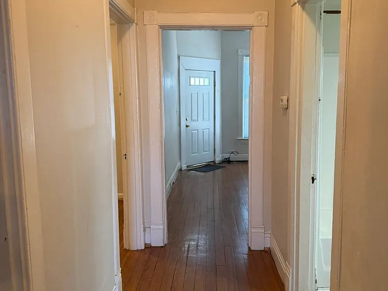 427 Montana Ave — Photo 6
