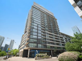8 Telegram Mews #829, Toronto, ON M5V3Z5