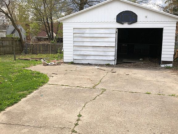 4th image of 1851 Kensington Dr