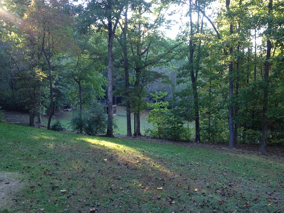 1st image of 529 Garrett Ln