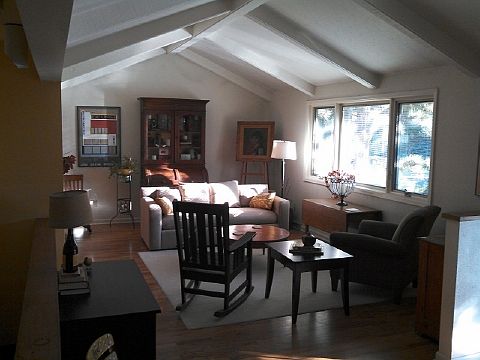 Vaulted ceilings lots of sun