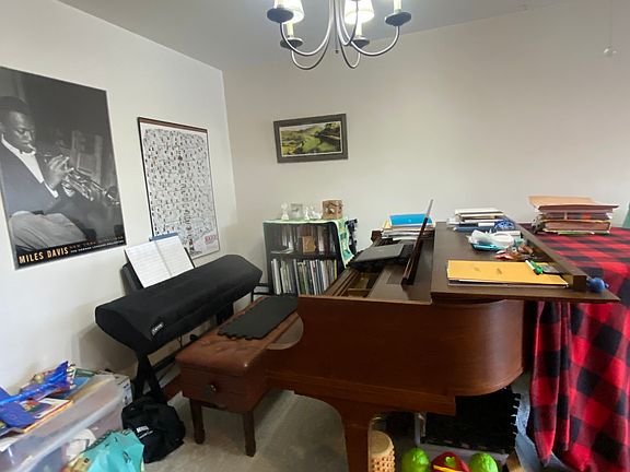 4th image of 4113 N Keeler Ave APT 3C