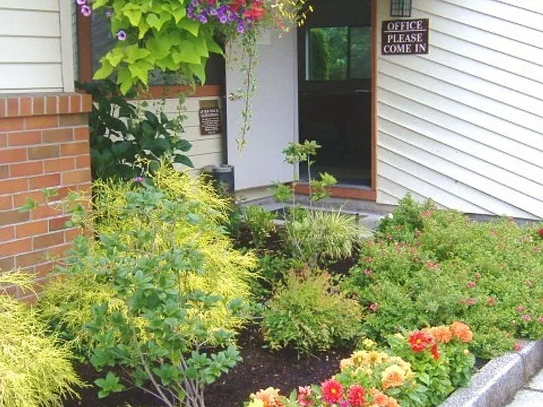 Sussex Village Apartments — Photo 4