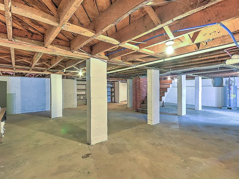 403 Silver Lake Rd — Photo 40