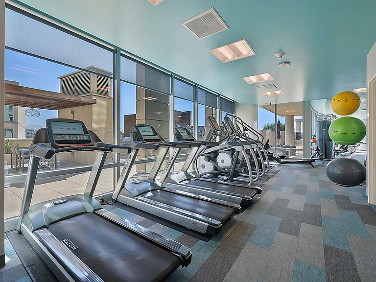 360 Residences — Photo 5