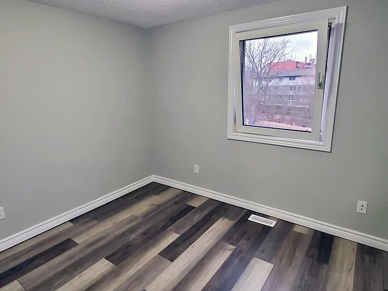 246 Lakeshore Rd — Photo 8