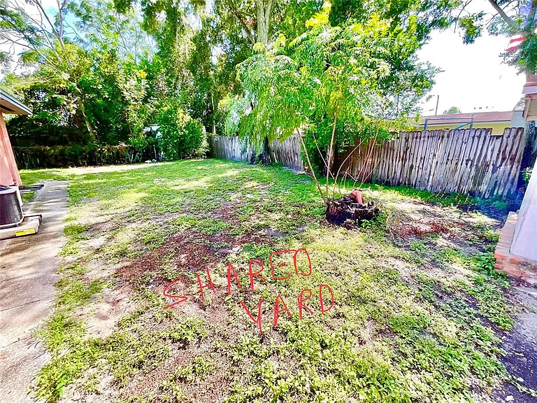2117 Calusa Trl #B — Photo 9