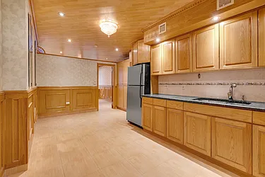 Sold by Manhattan Network Inc.