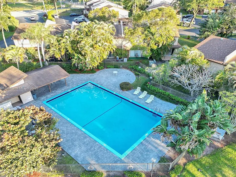 1233 Hampton Blvd — Photo 42