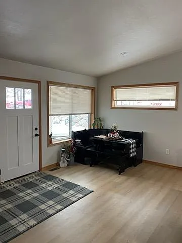 900 Ruud Ln — Photo 7