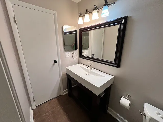 125 Devonshire Ct #125 — Photo 6