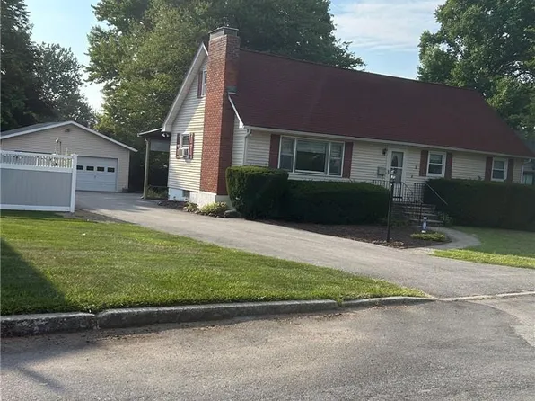 5 Goring Place, Wappingers Falls, NY 12590