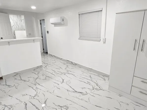 (undisclosed Address), Hollywood, FL 33020