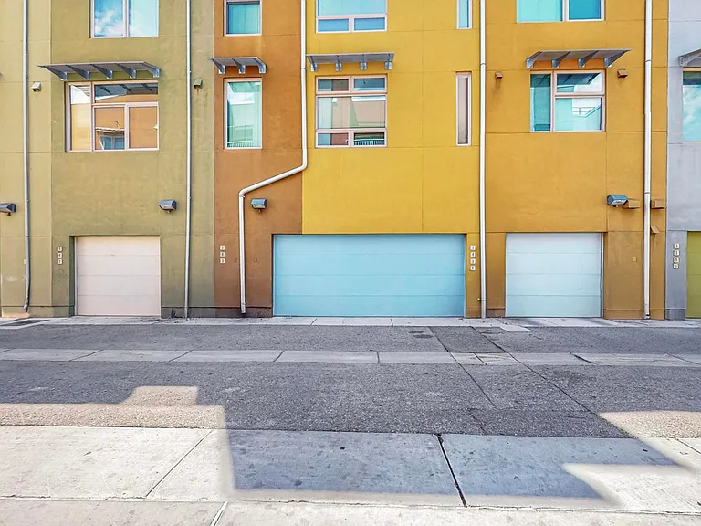 343 Platinum St SW #B — Photo 16