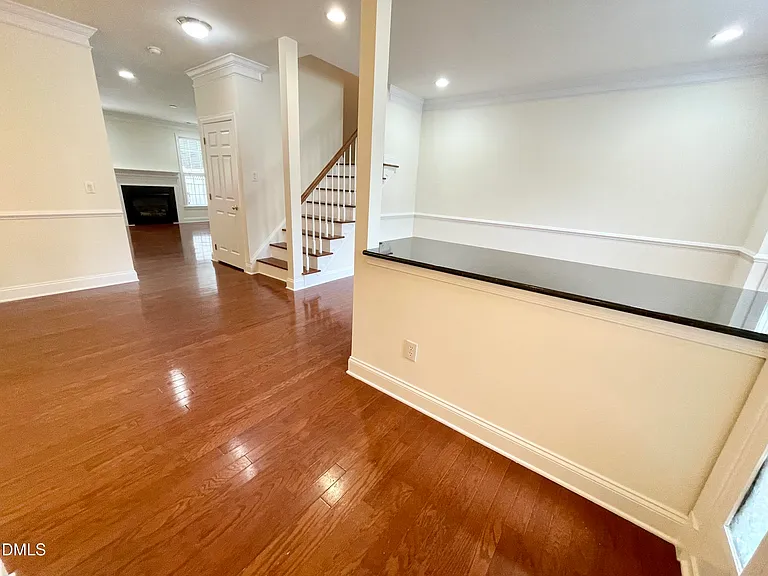 9519 Dellbrook Ct — Photo 2