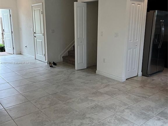 3rd image of 20578 NE 2nd Ct