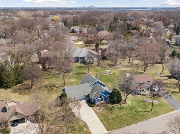 4360 Juneau Ln N, Plymouth, MN 55446