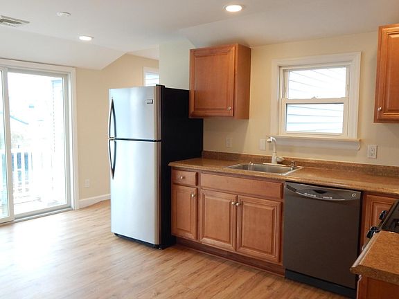 4th image of 2636 Ocean Ave