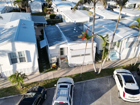 9 Ruthmary Avenue #G, Briny Breezes, FL 33435