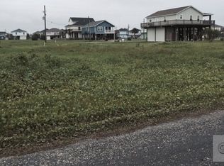 930 Palm Ridge Dr, Crystal Beach, TX 77650