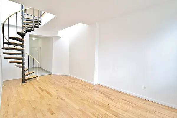 Rented by Mossanen Group | media 20