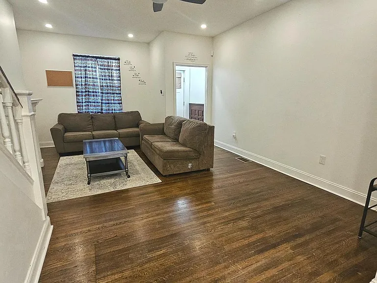 150 E Pleasant St — Photo 7
