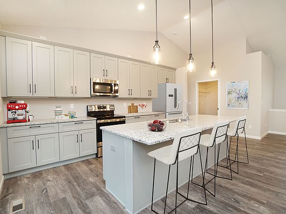 42 Shaker Soft Close Cabinetry With