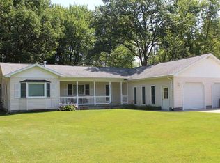 211 McDonald Dr, Houghton Lake, MI 48629