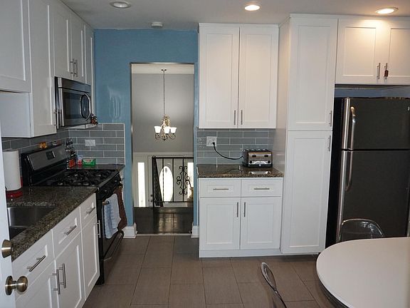 4th image of 2008 Arthur Dr