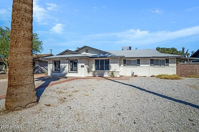 110 W Del Rio Dr — Photo 20