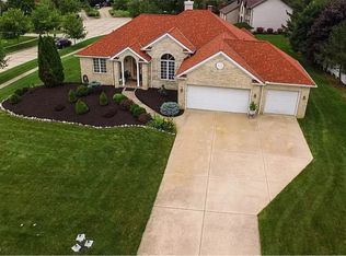 7642 Wilton Ln, North Royalton, OH