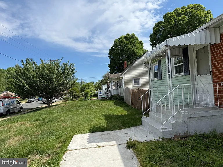 14212 Fisher Ave — Photo 17
