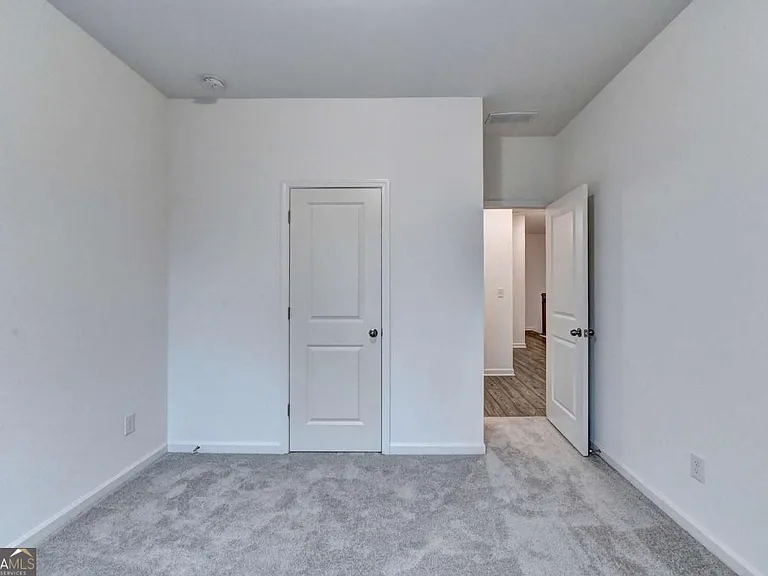 477 Danville Ave — Photo 44