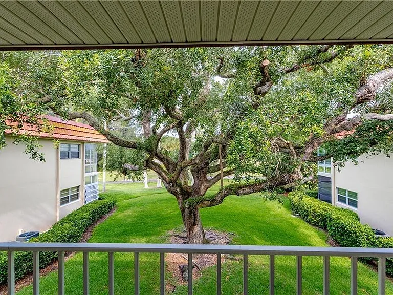 16 Vista Palm Ln #204 — Photo 3