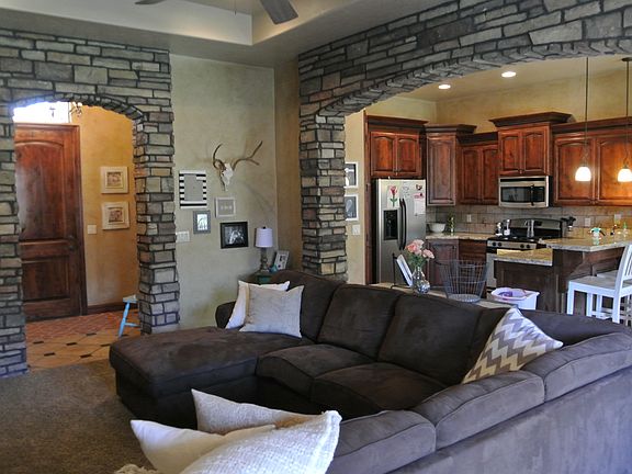 2nd image of 1106 E Black Brush Dr