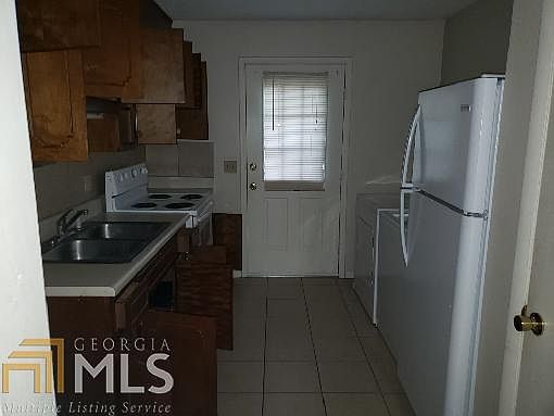 2nd image of 103 Princess Ln #A