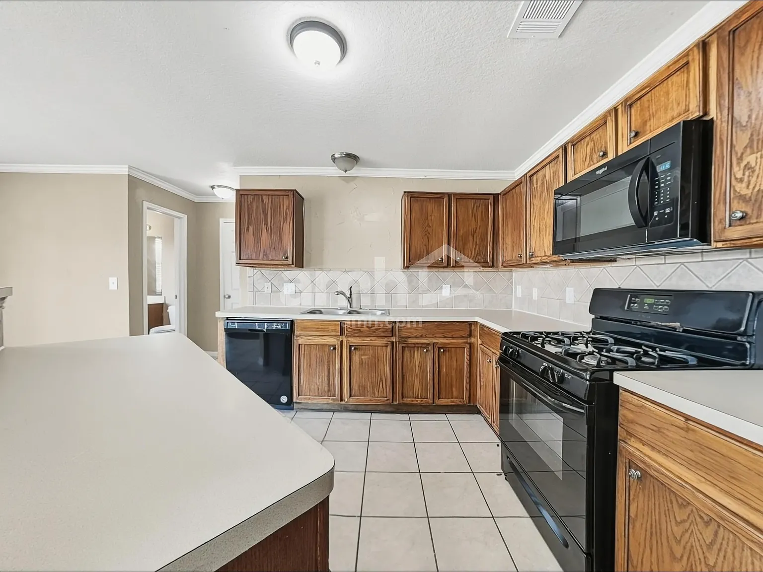 4 bed, 2.5 bath, 2536 sqft, $2,345 — Photo 4