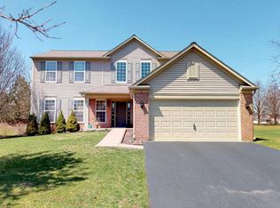 4 Tiger Ct, Bolingbrook, IL 60490