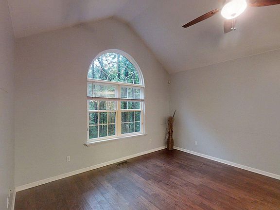 5th image of 2406 Pineway Trl