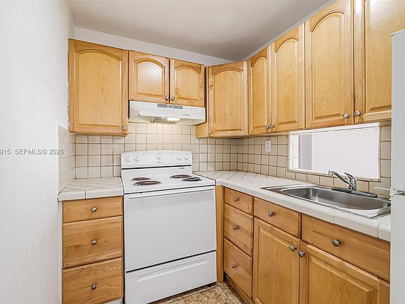 2nd image of 6200 W Flagler St APT 208