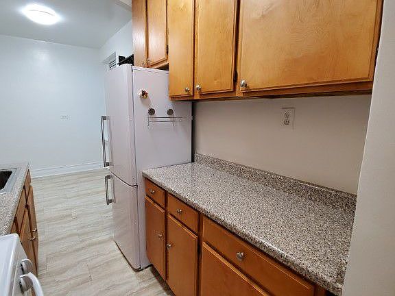 4th image of 4129 41st St APT 3H