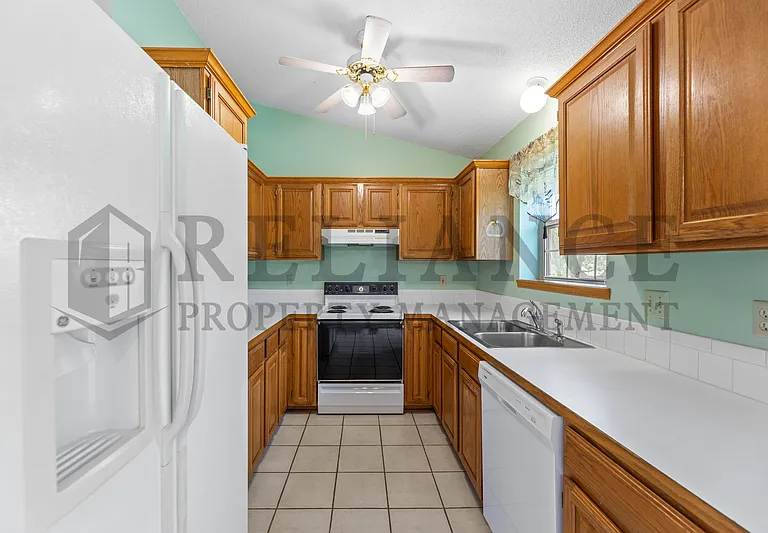 8502 W Westlawn Cir — Photo 8