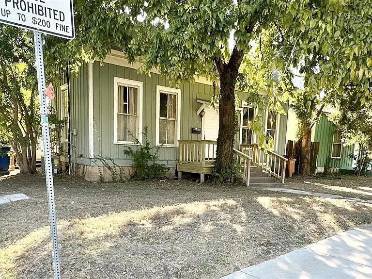 1113 E 2nd St #A — Photo 5
