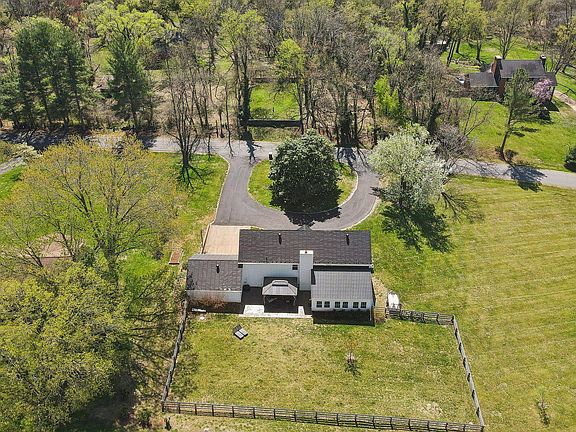 2nd image of 109 Maddox Dr