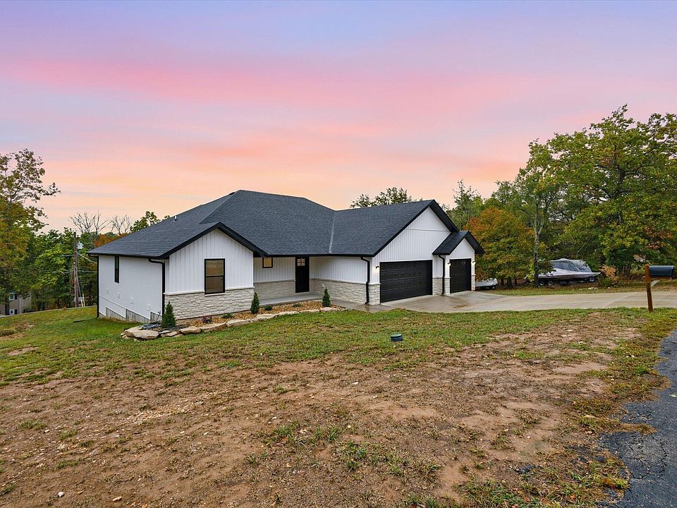 1st image of 123 Pinewood Drive