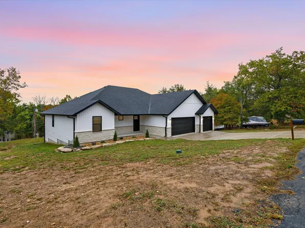 123 Pinewood Drive, Reeds Spring, MO 65737